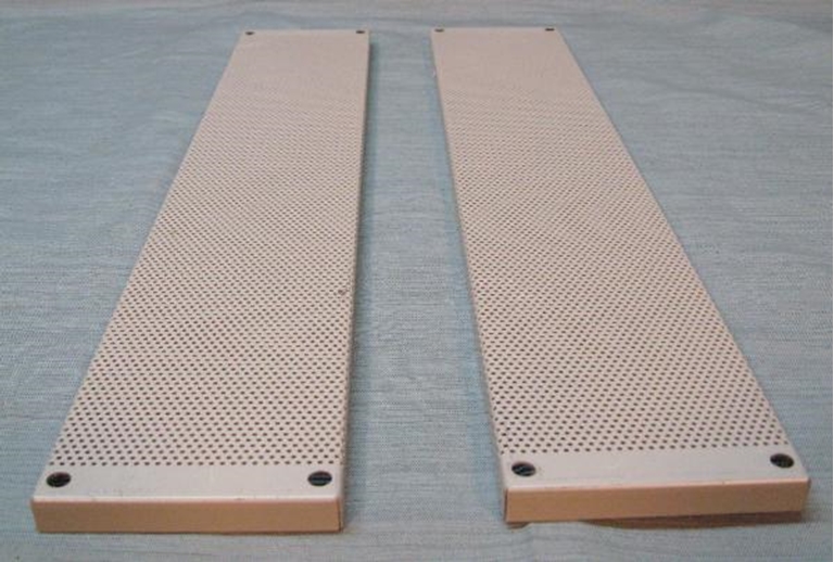 Afbeelding van Rack Blank 2RU, Vented, Grey 