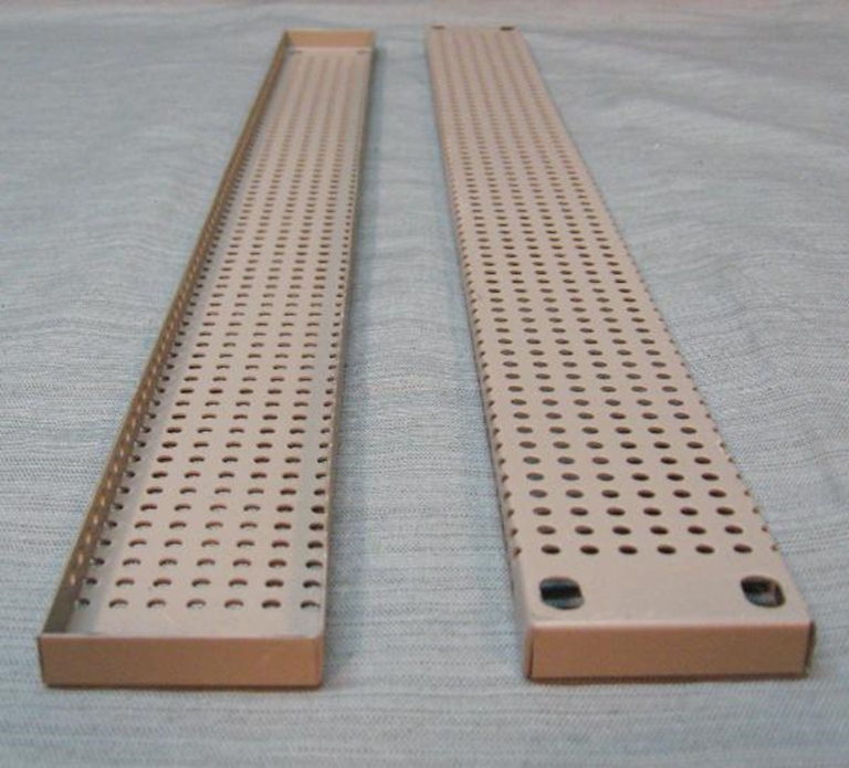 Image sur Rack Blank 1RU, Vented, Grey