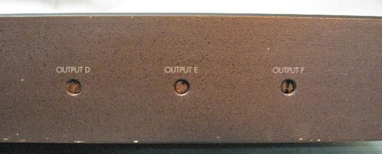 Image sur Oxmoor MDA-26 Audio DAs, Must sell, Call for Price!