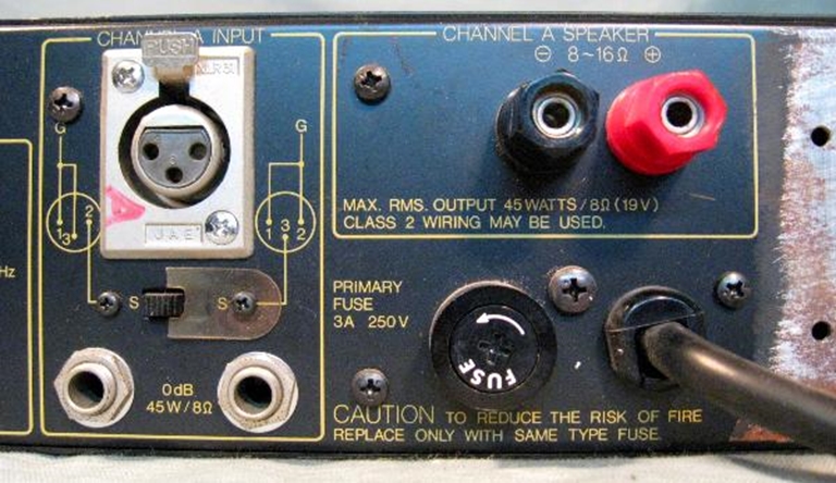 Image sur Yamaha P2050 Power Amplifier (sn 6673)
