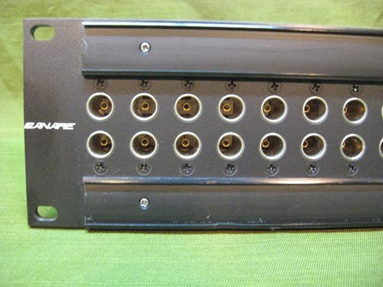 Image sur Canare SDI Video Patch Bay: DVJ-W, DVJ-S Jacks