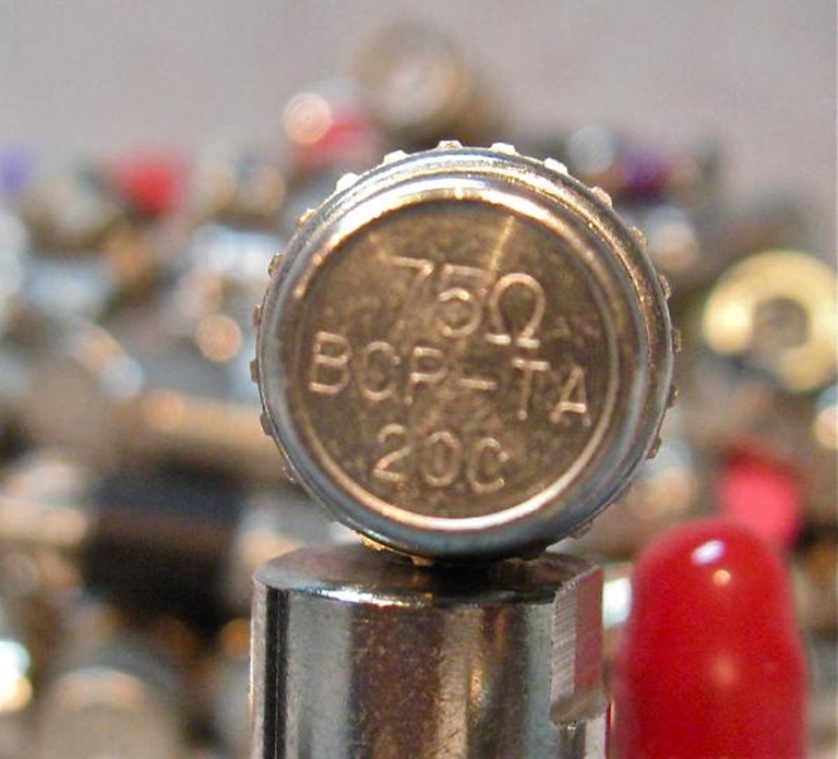Image sur 75 Ohm Terminators, BNC Male, Various Brands