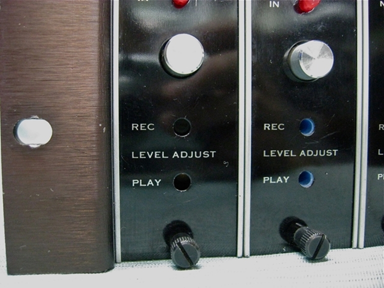 Afbeelding van DBX 158 Frame, with 410 Noise Reduction Cards