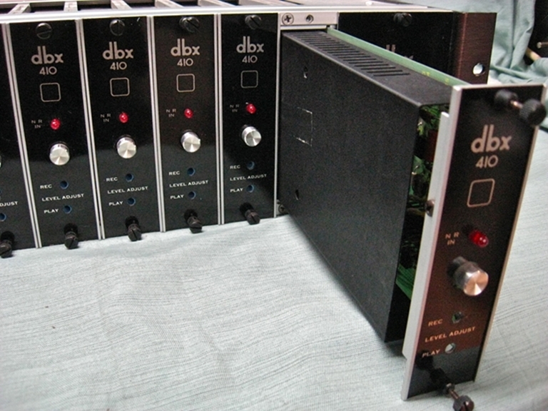 Afbeelding van DBX 158 Frame, with 410 Noise Reduction Cards