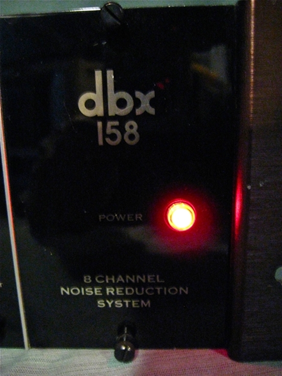 Afbeelding van DBX 158 Frame, with 410 Noise Reduction Cards