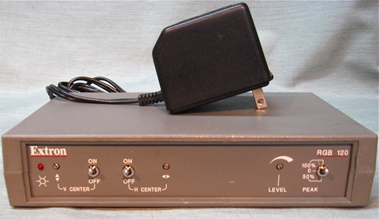 Afbeelding van Extron RGB 120 9 Pin Analog to RGBHV video