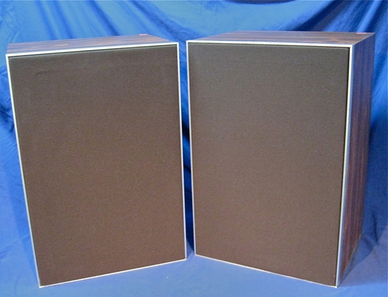 Image sur Calibration Standard Instruments MDM-4 Mix Down Monitors by E.M. Long