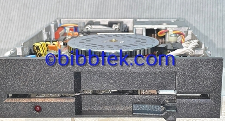 Image sur Buehler Products Floppy Disk Drive, 5.25" 1/2 height,  NOS.