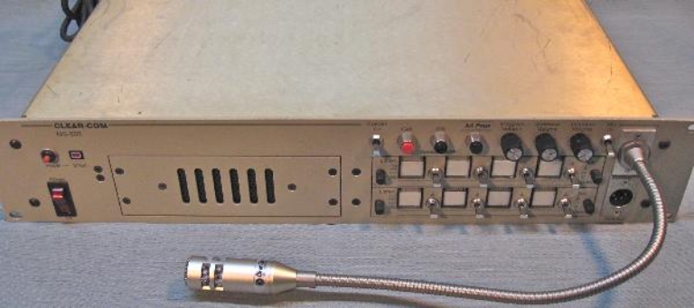 Image sur Clearcom MS-808A Main Station.  Closeout price, $225.