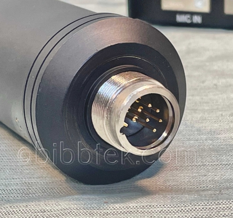 Image sur SE Electronics model SE 5500 large diaphragm, tube condenser microphone.