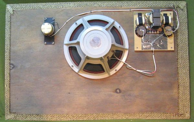 Afbeelding van Electro-Voice EV Sentry I Components: SP12C Woofer, T35 Tweeter, crossover.