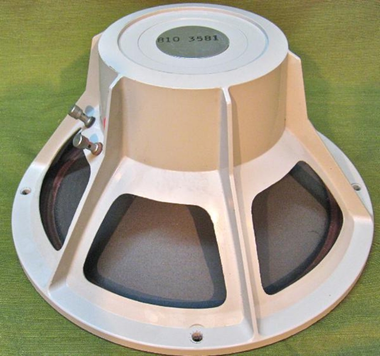 Afbeelding van Electro-Voice EV Sentry I Components: SP12C Woofer, T35 Tweeter, crossover.
