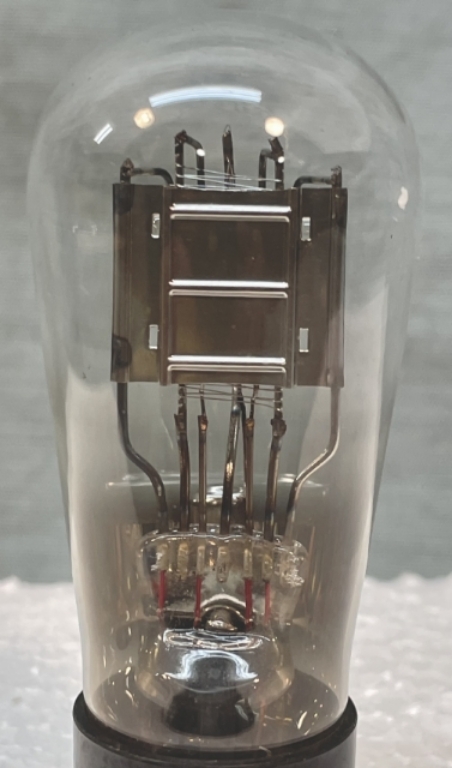 Afbeelding van National Union Vacuum Tube, Type 30.